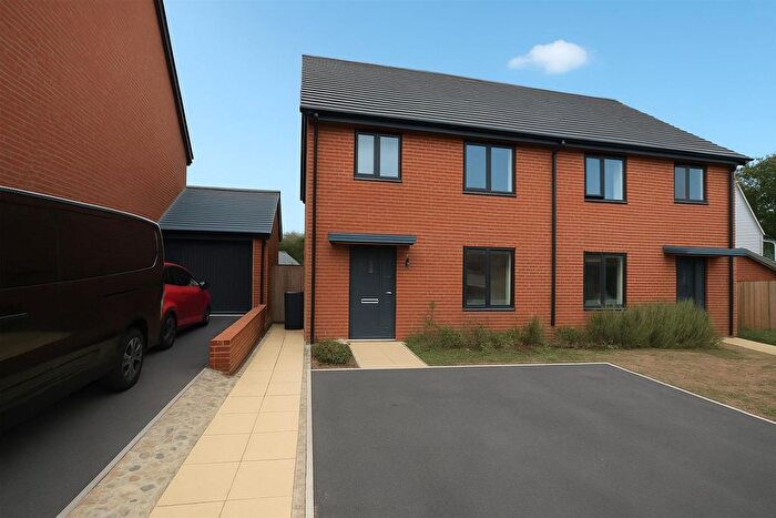 3 Bedroom Semi-Detached House To Rent In Stonyfield Road, Whiteley, Whiteley, PO15