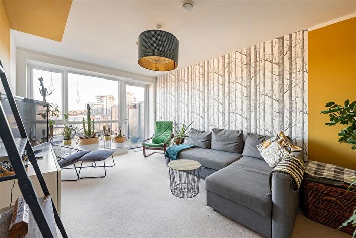 3 Bedroom Flat For Sale In Fulbourne Road, Walthamstow, E17