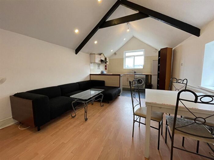 3 Bedroom Apartment To Rent In Richmond Road, Cardiff, CF24
