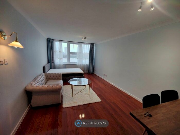 2 Bedroom Flat To Rent In Odessa Street, London, SE16