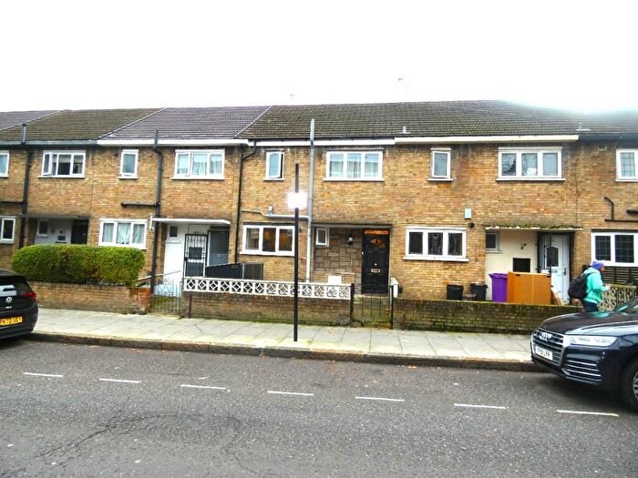 3 Bedroom Terraced House To Rent In Tredegar Road, Bow, London, E3