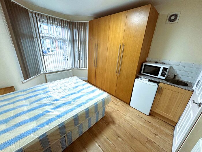 Studio To Rent In Windsor Road, Ilford, IG1