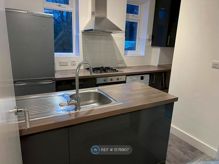 2 Bedroom Flat To Rent In Ewell Road, Surbiton, KT6