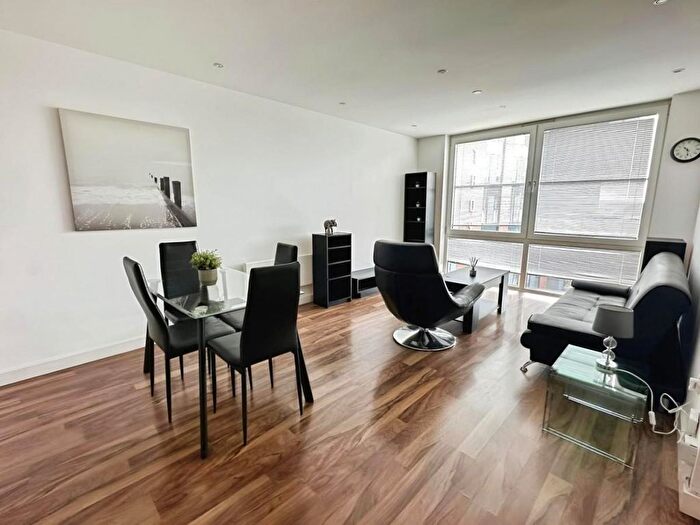 1 Bedroom Flat To Rent In Milliners Wharf, Munday Street, Manchester, M4