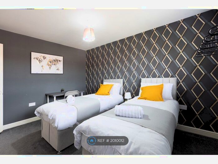 5 Bedroom Semi-Detached House To Rent In Ring Road, Beeston, Leeds, LS11