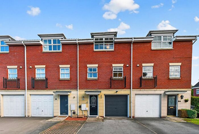 3 Bedroom Terraced House For Sale In Eccles Close, Rawcliffe, York, YO30