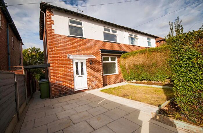 3 Bedroom Semi Detached House To Rent In The Quadrant, Stockport, SK1