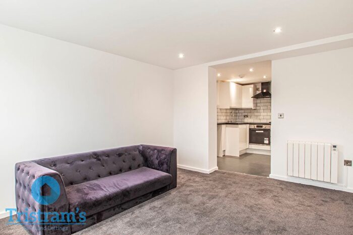 2 Bedroom Flat To Rent In Mansfield Road, Sherwood, Nottingham, NG5