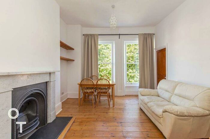 2 Bedroom Flat To Rent In Caversham Road, NW5