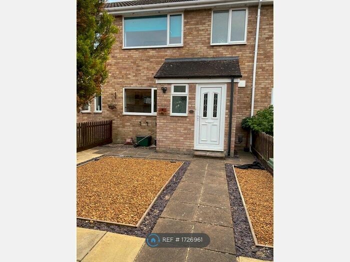 4 Bedroom Terraced House To Rent In Tamar Close, Aylesbury, HP21