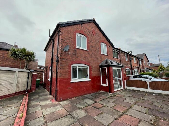 3 Bedroom House To Rent In Dagnall Avenue, Manchester, M21