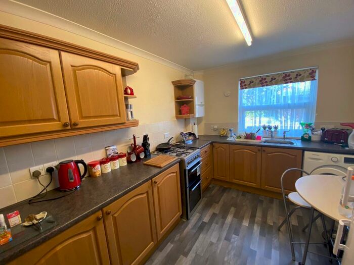 2 Bedroom Flat To Rent In East Lodge Park, Portsmouth, PO6