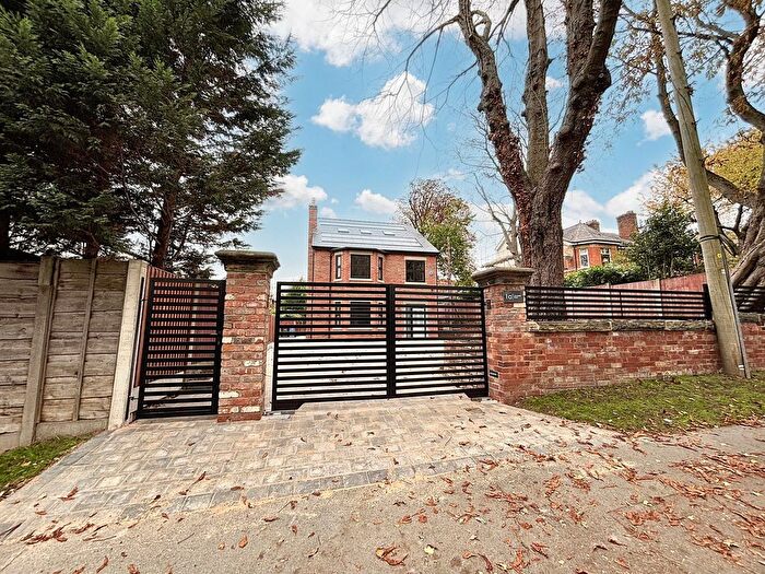 6 Bedroom Detached House For Sale In Cavendish Road, Eccles, M30