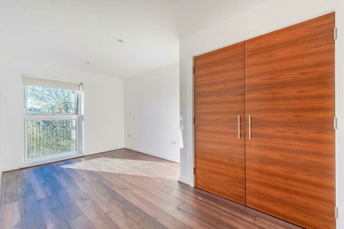 1 Bedroom Flat To Rent In Henry Court, Stanmore, HA7