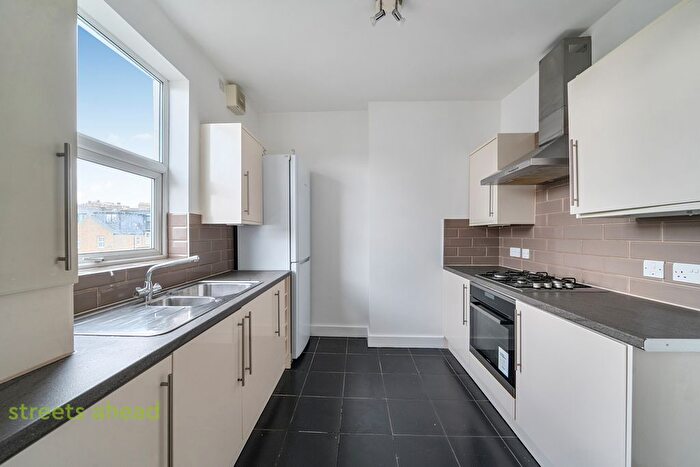 2 Bedroom Flat To Rent In Grant Road, Croydon, CR0