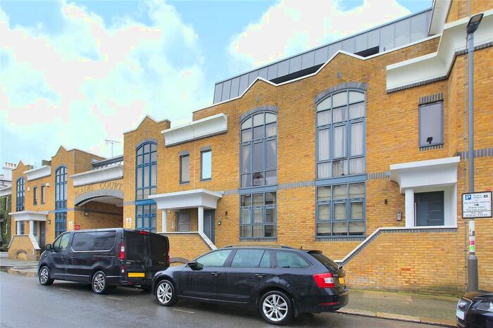 1 Bedroom Flat To Rent In Deodar Road, Putney, London, SW15