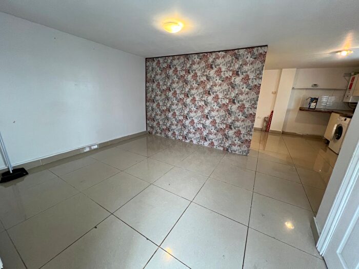 Studio To Rent In North Road, Purfleet, RM19