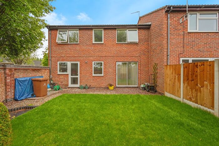 3 Bedroom Semi-detached House For Sale In Chatsworth Court, Sinfin, Derby, DE24