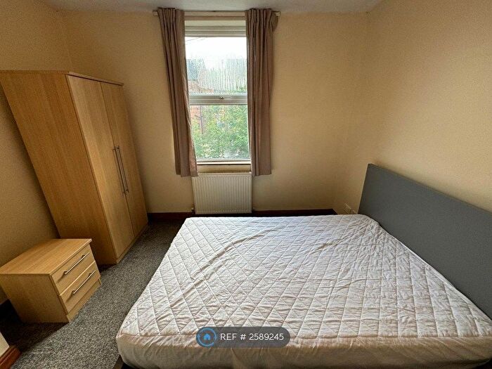 2 Bedroom Flat To Rent In Didsbury, Manchester, M20