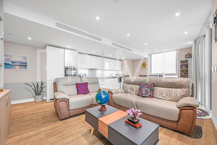 3 Bedroom Flat For Sale In Gladwin Tower, Wandsworth Road, Nine Elms Point, SW8