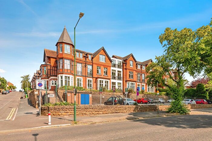 2 Bedroom Flat For Sale In Foxhall Road, Nottingham, NG7