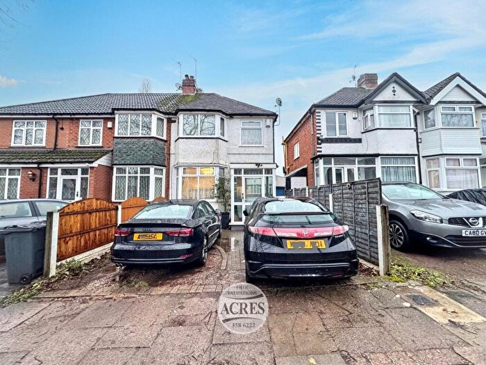 3 Bedroom Semi Detached House For Sale In Wensleydale Road, Great Barr, Birmingham, B42