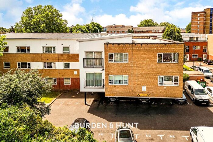 2 Bedroom Apartment For Sale In Elderberry Way, East Ham, E6