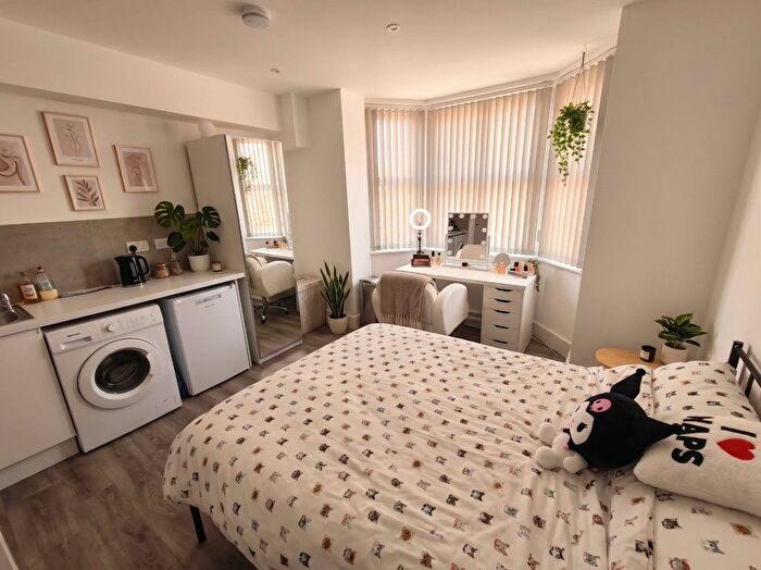 Studio To Rent In Florence Road, Ealing, W5