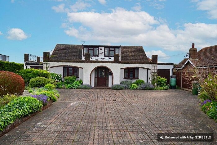 3 Bedroom Detached House For Sale In Cobsden Road, St. Marys Bay, TN29