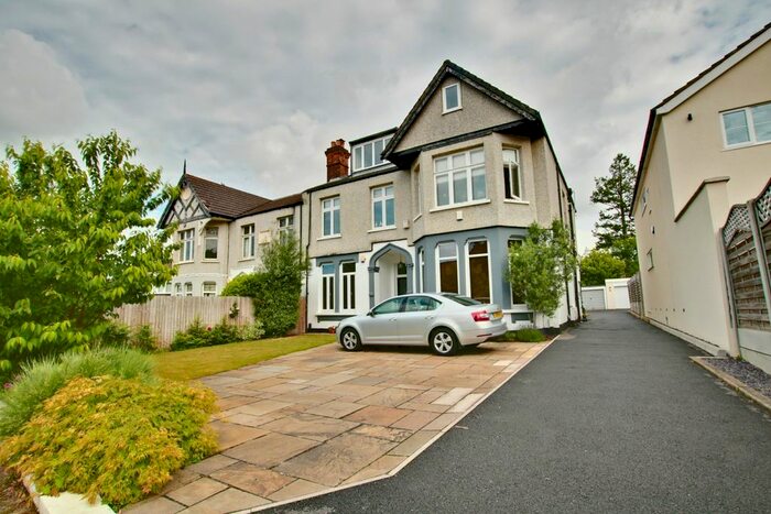 2 Bedroom Flat To Rent In Bromley Avenue, Bromley, BR1