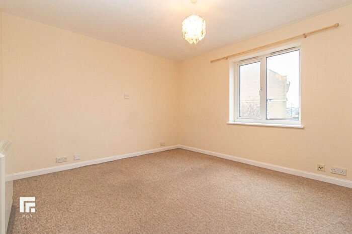 2 Bedroom Apartment To Rent In Adventurers Quay, Cardiff Bay, CF10