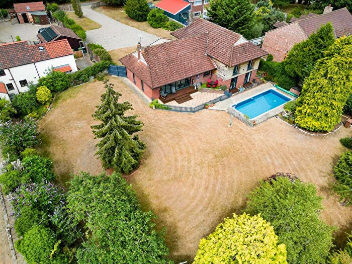 5 Bedroom Detached House For Sale In New Road, Fritton, Great Yarmouth, NR31