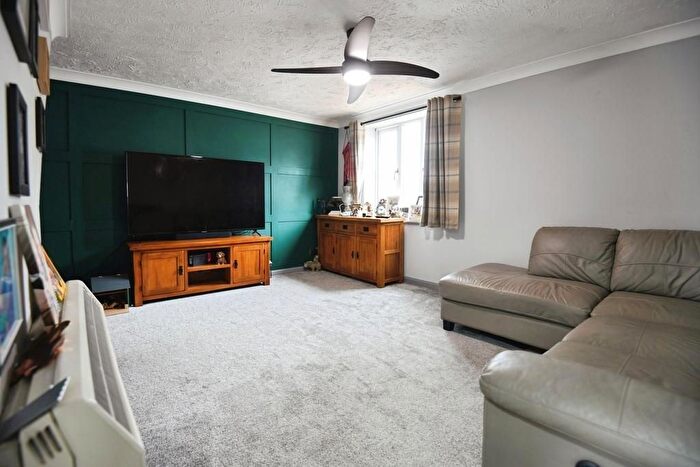 3 Bedroom End Of Terrace House For Sale In Aylmer Drive, Tilney St Lawrence, PE34