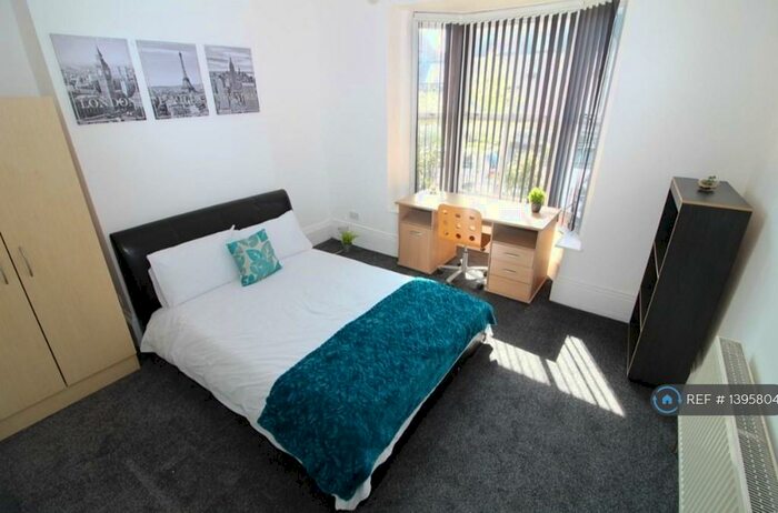 5 Bedroom Semi-Detached House To Rent In Alderson Place, Sheffield, S2