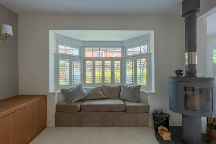 3 Bedroom Cottage For Sale In Ullenhall, B95