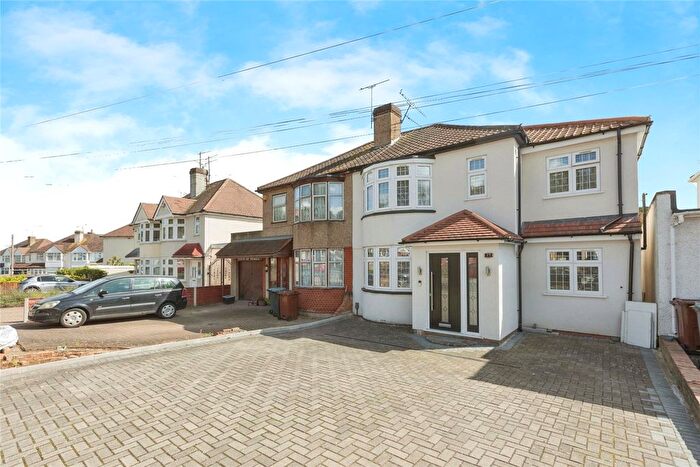 4 Bedroom Semi-Detached House For Sale In Valley Drive, Gravesend, Kent, DA12