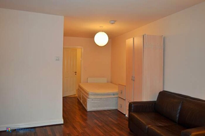 1 Bedroom Flat To Rent In Lambert Street, Sheffield, South Yorkshire, Uk, S3