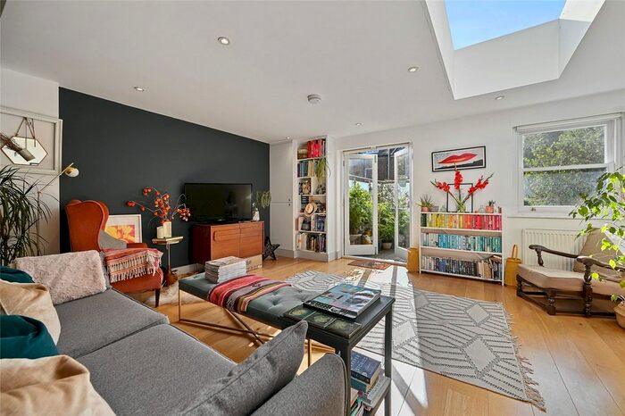 1 Bedroom Flat To Rent In St Stephens Avenue, London, W12