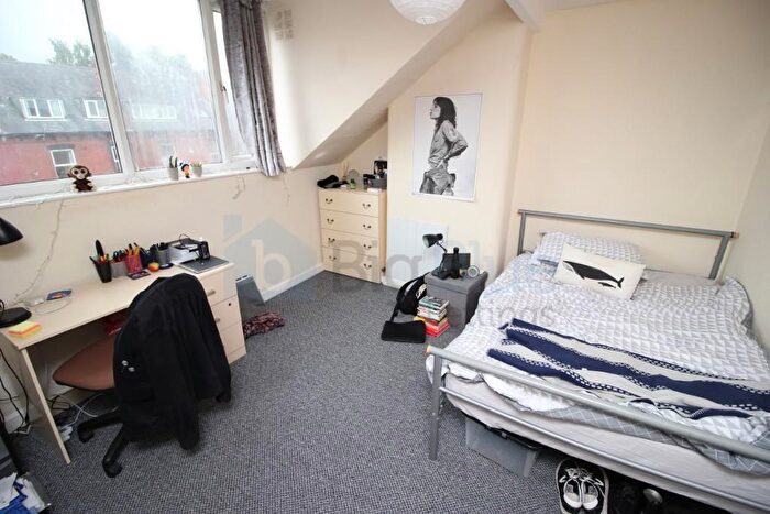 4 Bedroom House To Rent In Royal Park Avenue, Leeds, LS6