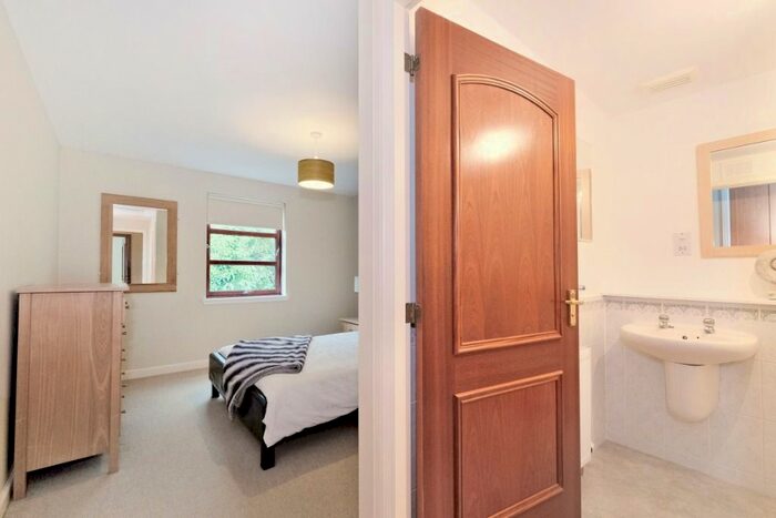 2 Bedroom Flat To Rent In Kirklea Gardens, Cults, Aberdeen, AB15