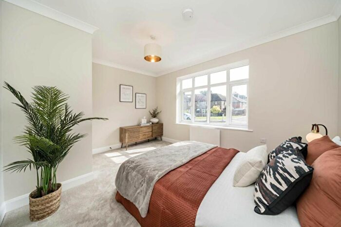 1 Bedroom Flat For Sale In Court Farm Road, Eltham, SE9