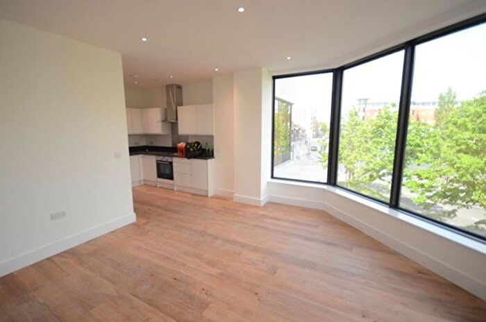 1 Bedroom Flat To Rent In Cornwall House, SL1