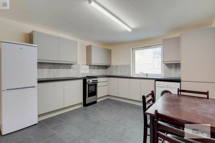 3 Bedroom End Of Terrace House To Rent In Cardinals Way, London, N19