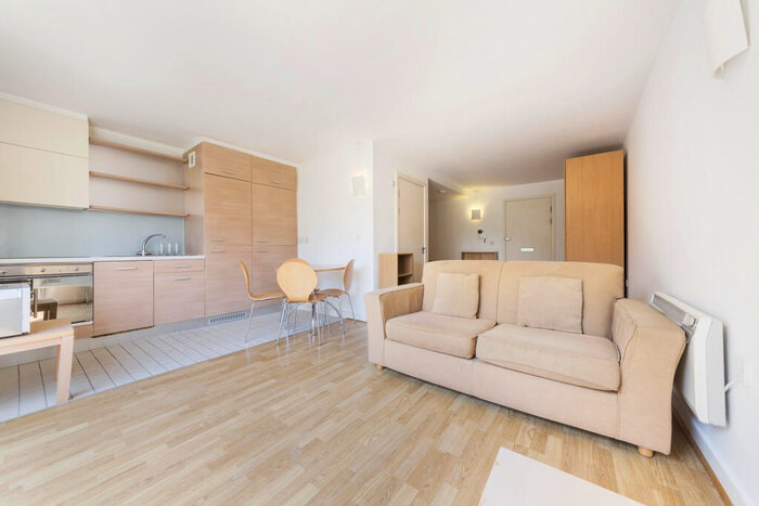 Apartment To Rent In Deals Gateway, London, SE13