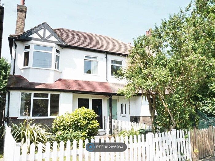 2 Bedroom Maisonette To Rent In Kimble Road, London, SW19