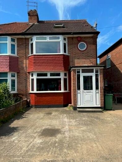 4 Bedroom Semi-Detached House To Rent In Orchard Grove, Edgware, HA8