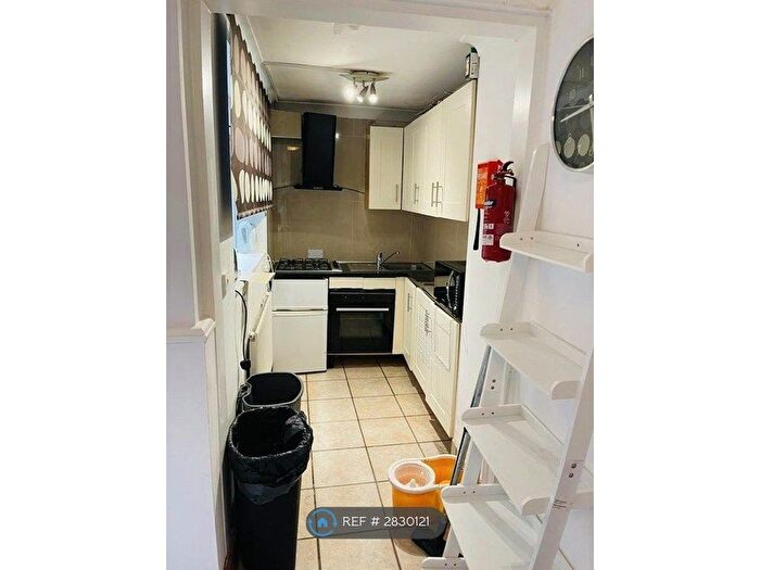 Studio To Rent In Castle Street, Cambridge, CB3