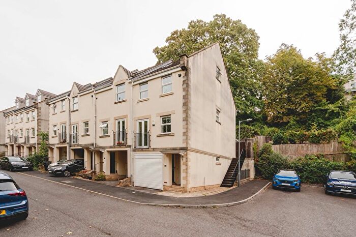 4 Bedroom End Terrace House For Sale In Blaisedell View, Bristol, BS10