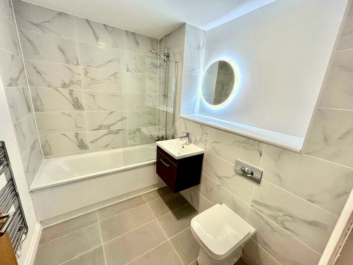 1 Bedroom Flat To Rent In Queen Street, Sheffield, S1