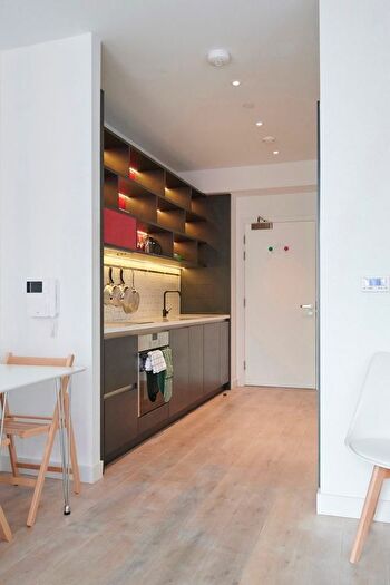 Studio For Sale In Lyell Street, London, E14